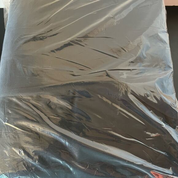 AMAZON KING SIZE NAVY SHEETS NEW NEVER OPENED - Picture 2 of 3